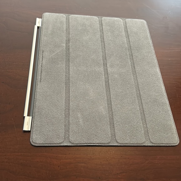 iPad Cover with glass protector - Picture 2 of 5